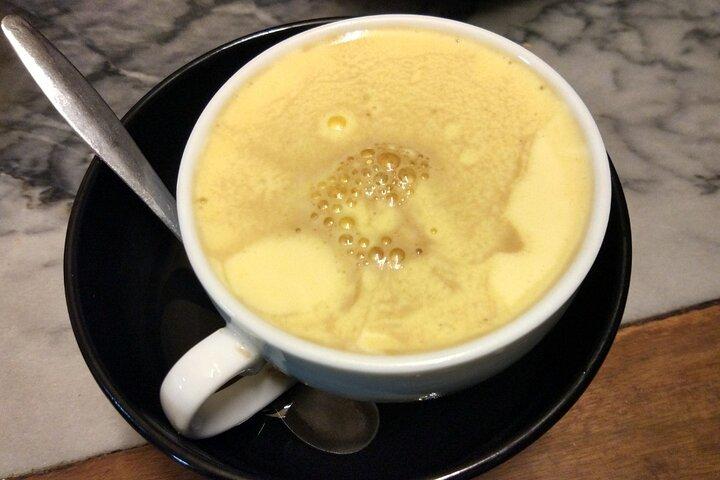 ハノイ：7 つの屋台の食べ物を味わうウォーキング ツアーと電車通り