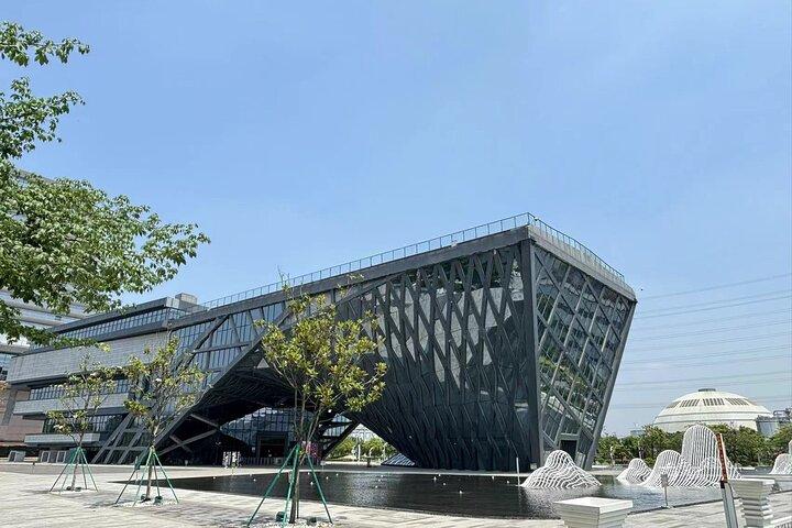 Tour del Museo dei Mausolei degli Han meridionali e del Tempio del Dio Nanhai