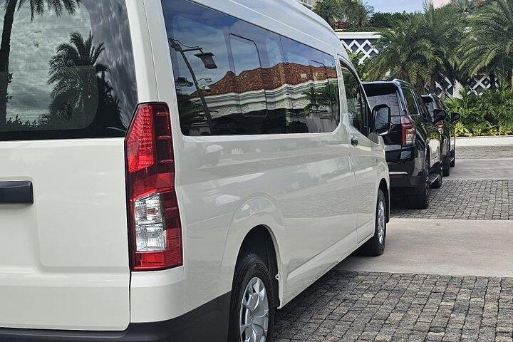 Transferts personnalisés en famille et en petits groupes pour des voyages confortables