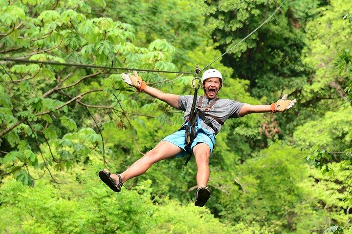 ハコでの 2 時間の ATV ツアーと 2 時間のジップライン体験