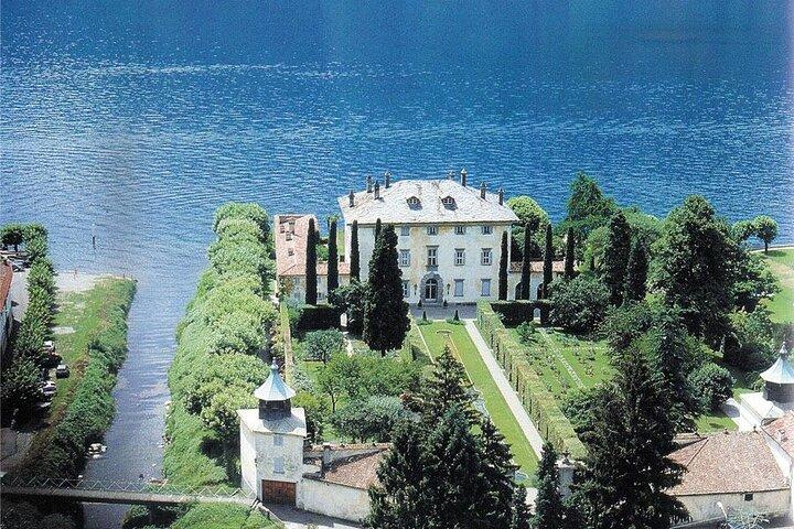 Shared boat tour from Varenna