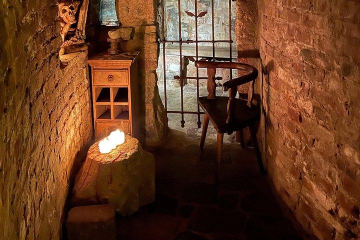 Medieval Experience: Guided Sightseeing and Food Tasting