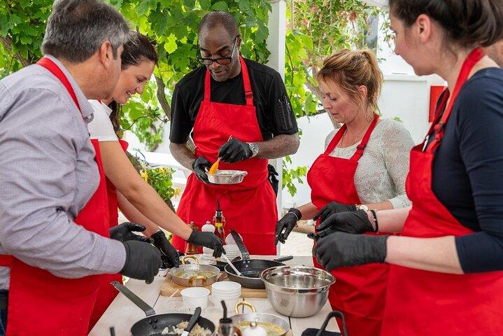 Clase de cocina y cata de vinos en Santorini