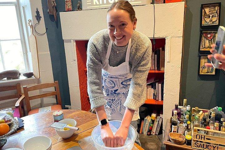 Traditional Scottish Cooking Class & Dinner with Edinburgh Local