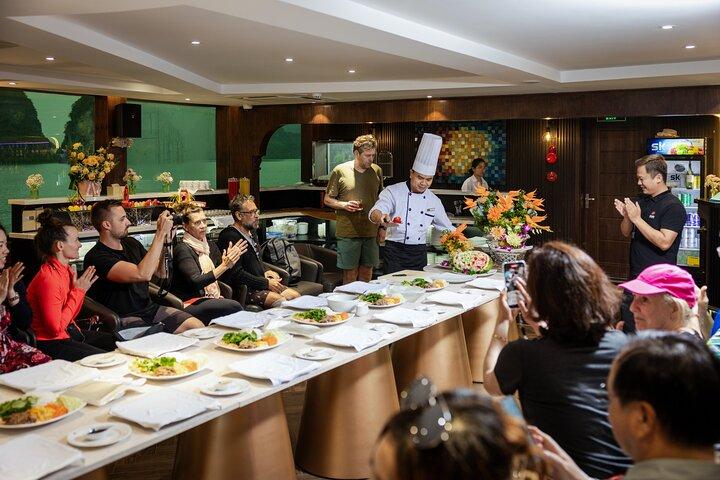 [De Halong Catamaran Cruise] - Halong Bay Luxecruise voor één dag