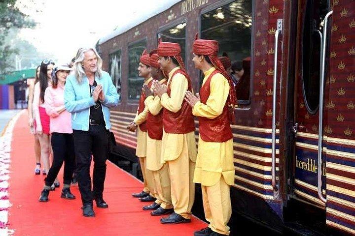 Private Taj Mahal Luxury Tour por trem SUPERFAST a partir de Delhi