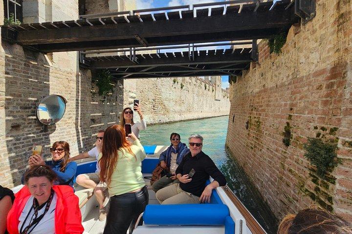 ミラノからの場合： ボートクルーズ付きヴェローナ、シルミオーネ、ガルダ湖ツアー