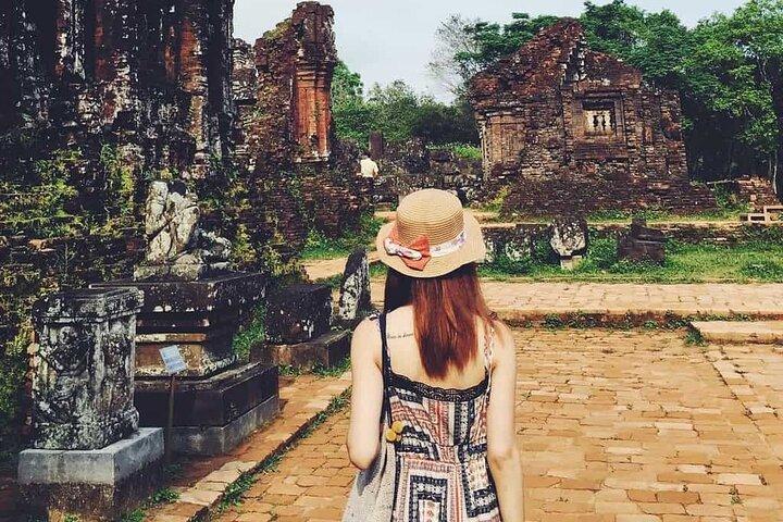 Sunset at My Son Sanctuary – Halvdagstur fra Hoi An