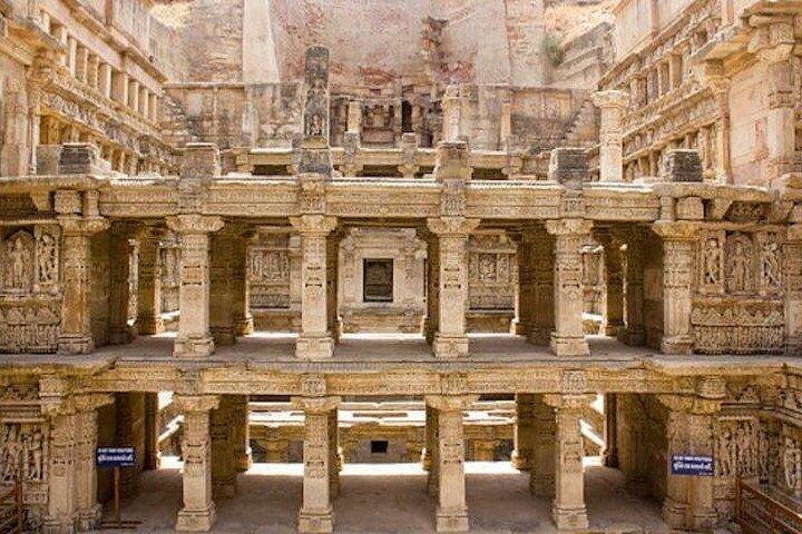 Ausflug nach Modhera, Rani Ki Vav und Patan von Ahmedabad aus