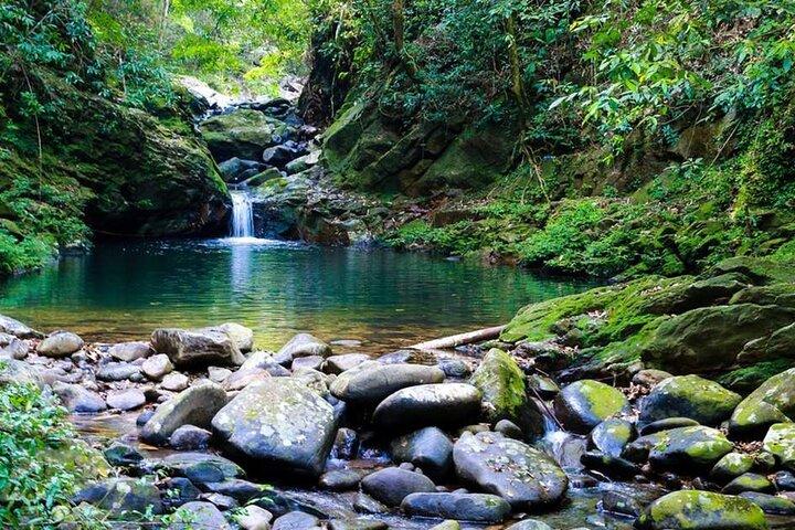 Hue Adventure Trekking and Sightseeing no Parque Nacional Bach Ma