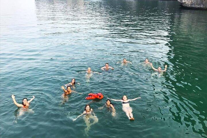 Esplora Lan Ha, baia di Halong: tour in barca di un'intera giornata dall'isola di Cat Ba