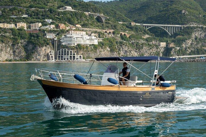 Tour in barca per piccoli gruppi con Amalfi e Positano