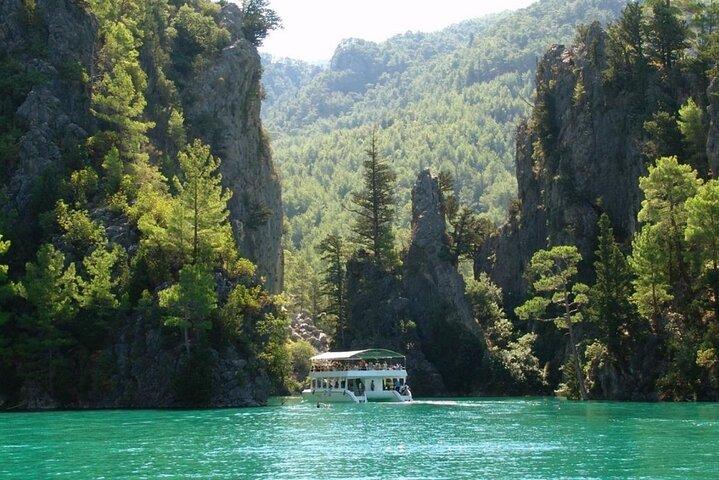 Desde Alanya, Side: Tour en barco por el Cañón Verde