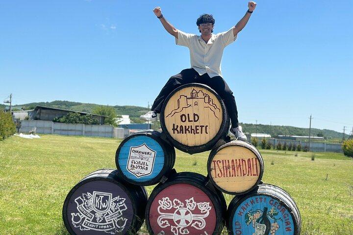 カヘティワイン地域ツアー+プレミアムワイン試飲＆サンセット10回