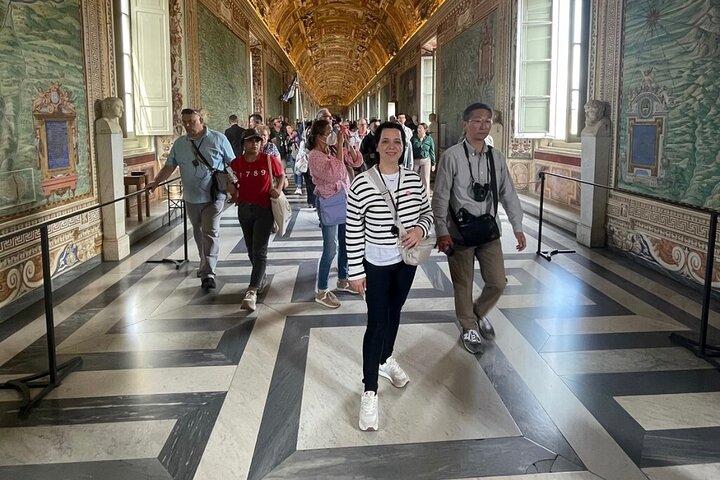 Visita a los Museos Vaticanos y la Capilla Sixtina con guía local oficial