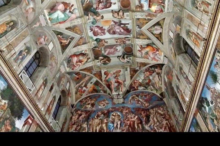 Vatican Museums and Sistine Chapel Tour with official Local Guide