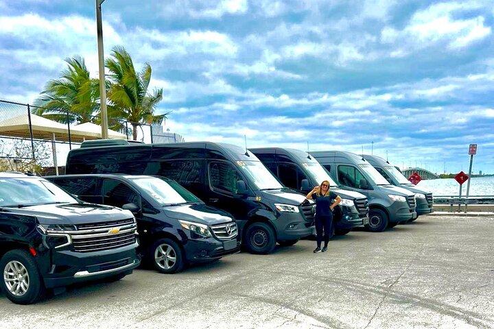 バン 14 人乗り マイアミ空港-ホテル間 マイアミ港-ホテル間