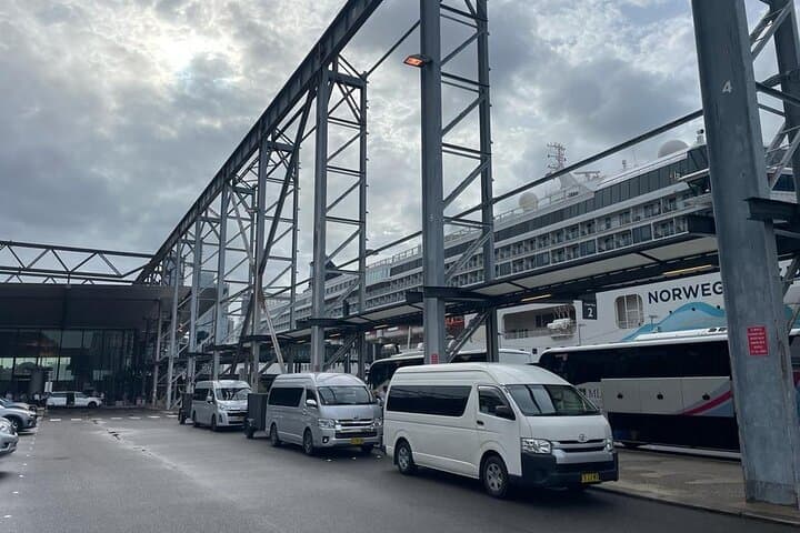 Shuttle Transfer from Cruise Ship Terminal at Circular Quay to Sydney Airport