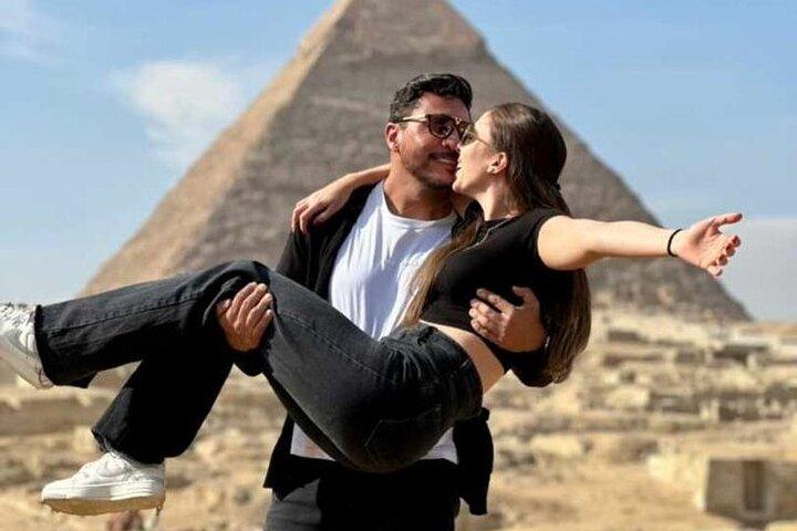Heldagstur till Giza Pyramiderna och New GEM Museum