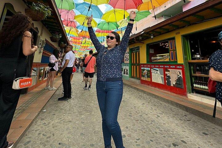 Excursion to Guatapé by chiva, lunch and Pablo Escobar's hacienda
