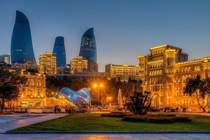 Baku City Sights Guided Night Walking Tour with Funicular