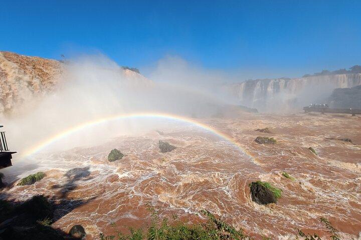 イグアスの滝 ブラジルとアルゼンチンの 1 日ツアー