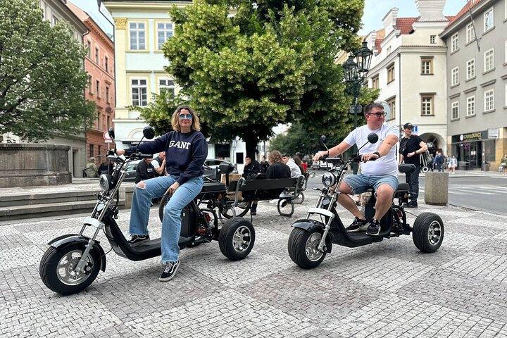 2 uur leuke triketour in Praag met gids