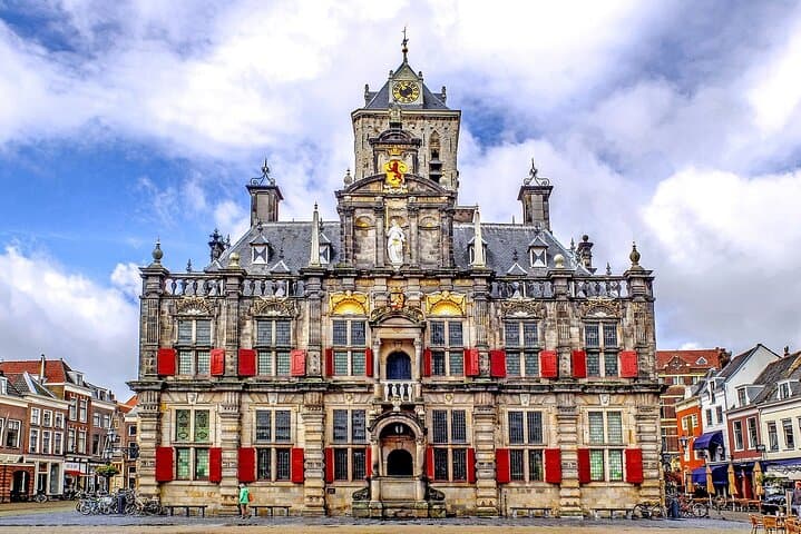 Private tour to The Hague and Delft Blue Potteries from Amsterdam