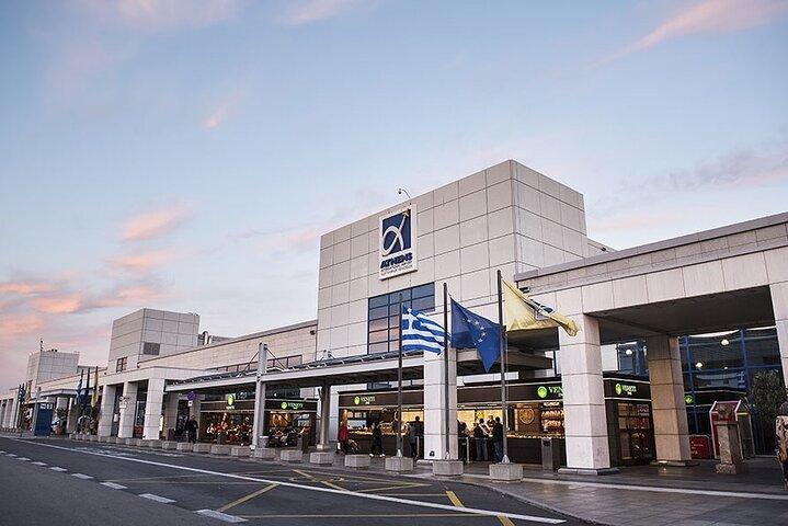 アテネ国際空港からピレウス港までの専用送迎