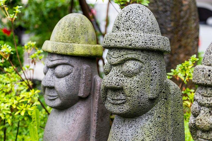 Jeju Essence Private Tour: Kultur, Toppe og huler
