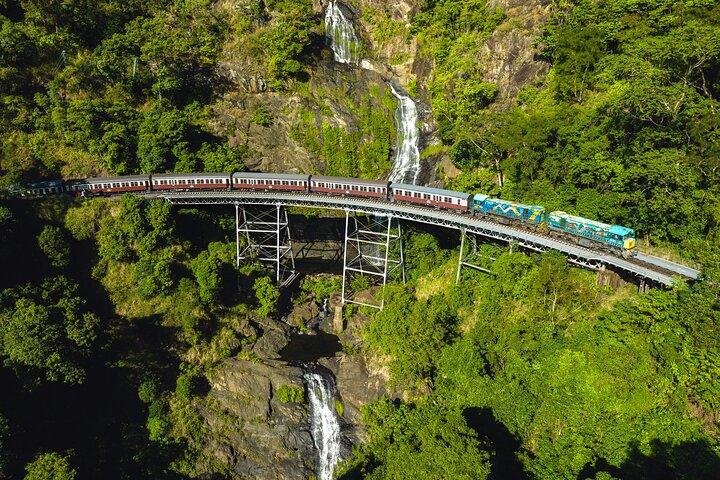 Kuranda, Scenic Rail, Skyrail und Hartleys Krokodilabenteuer