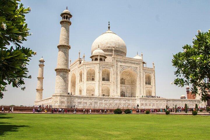 LOCAL Agra :Taj Mahal Sunrise / Sunset Private Tour by Car