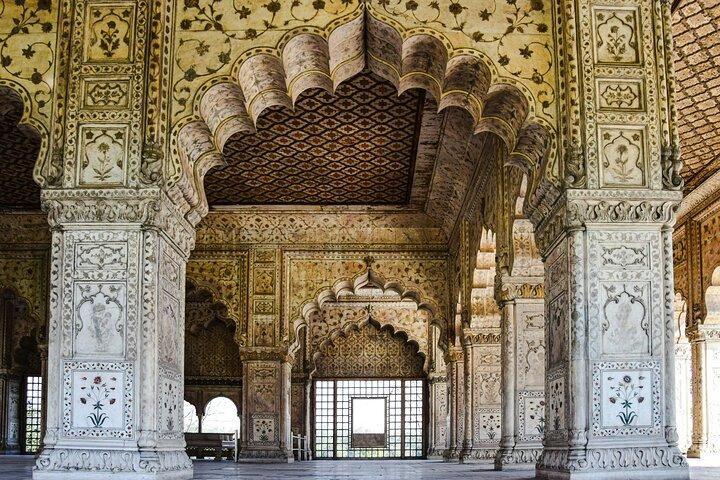 LOCAL Agra :Taj Mahal Sunrise / Sunset Private Tour by Car