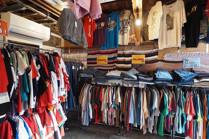 Tokyo Vintage Shopping und lokales Essen Erlebnis in Shimokitazawa