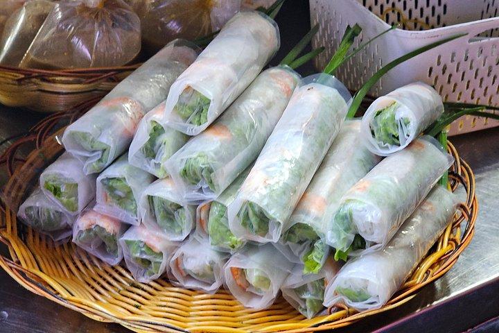 Kitchen by Local - 生鮮市場ツアーと実践的な料理教室