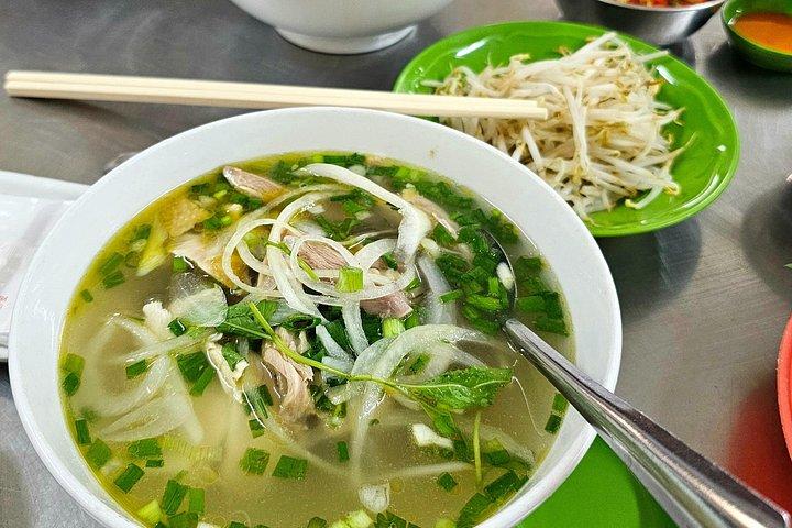 Kitchen by Local - 生鮮市場ツアーと実践的な料理教室
