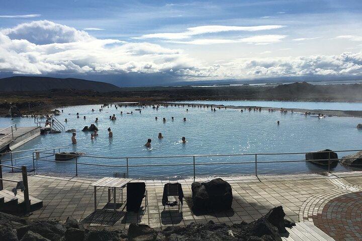 Kystudflugt: Myvatn-søen og Godafoss Tour fra Akureyri Havn