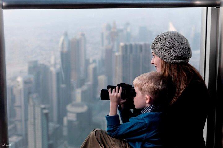 Private Tour: Hin- und Rücktransfer mit Burj Khalifa-Spitzenticket
