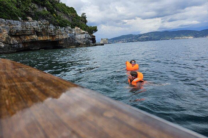 Passeio de barco em Cinque Terre com aperitivo