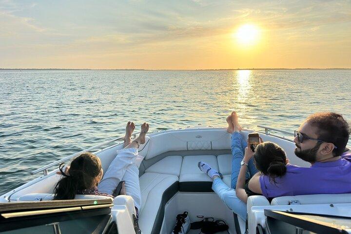 Premiere Private Sunset Cruise mit Lichtern der Skyway Bridge