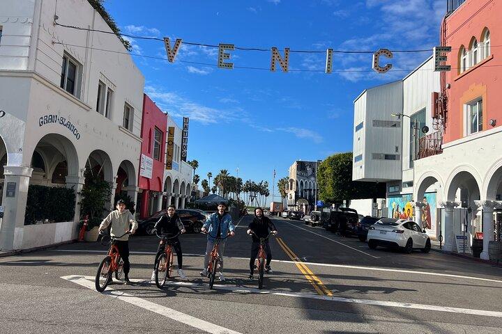 ヴェネツィアとサンタモニカのフランス自転車ツアー