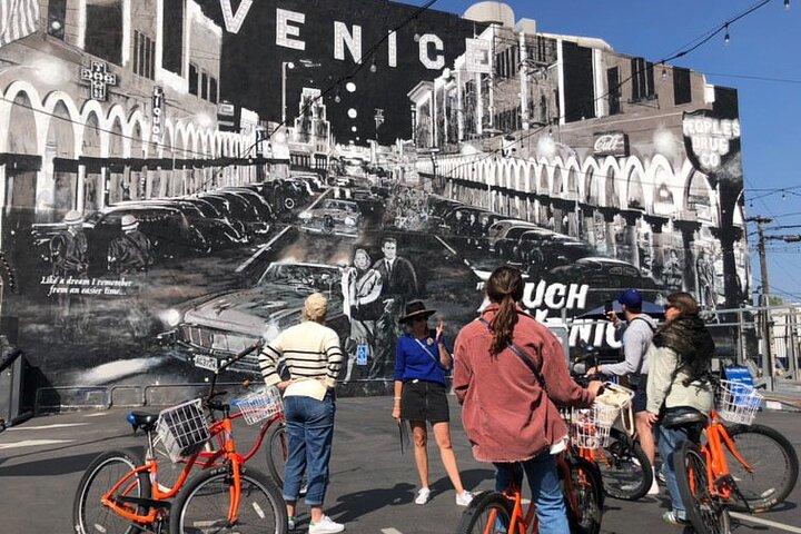 ヴェネツィアとサンタモニカのフランス自転車ツアー