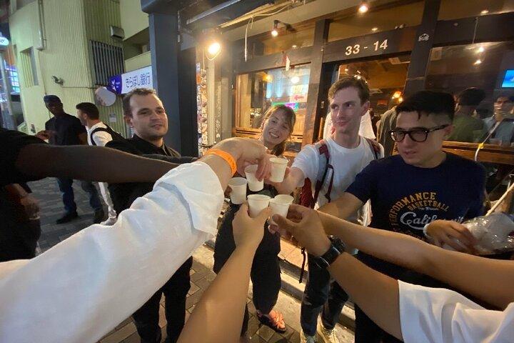 大阪パブ巡り3時間バー巡りナイトライフガイドツアーinなんば