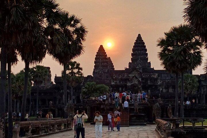 Angkor Wat Sunrise Tour