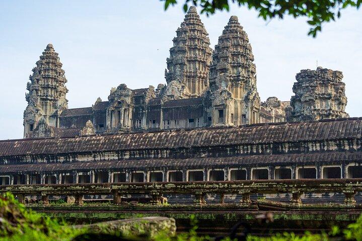 Angkor Wat Sunrise Tour