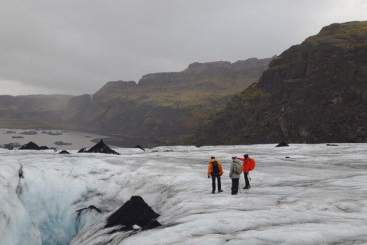 Glaciärutforskningsvandring och klättring