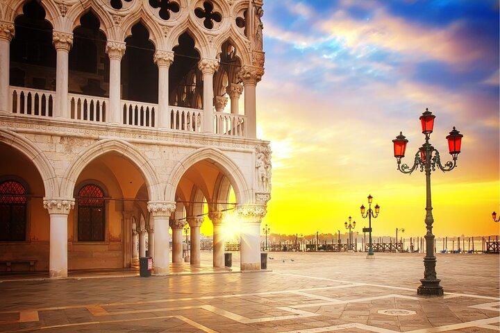 Veneza Scavenger Hunt e Best Landmarks Tour Autoguiada
