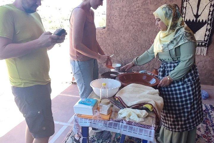 高アトラス山脈の中心部での料理教室