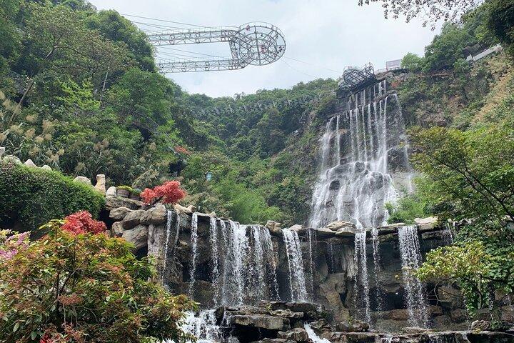 Private Tour zum Gulong Canyon und zur Jinlong Höhle von Guangzhou