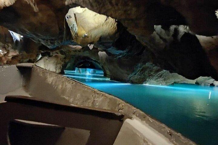 Visit to the Sant Josep Caves